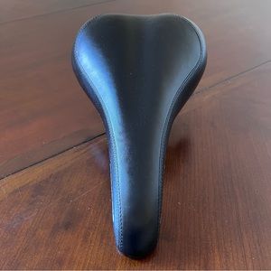 MONGOOSE BIKE SEAT